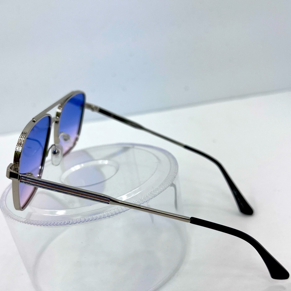 JOHN VARVANTOS UNISEX SILVER METAL SUNGLASSES,TRANSITION LENSE FROM LIGHT 2 DARK - Picture 2 of 12